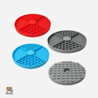 Tapis de léchage rond pour Staffie