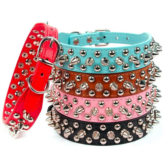 Collier en cuir orné de piques pour Staffie