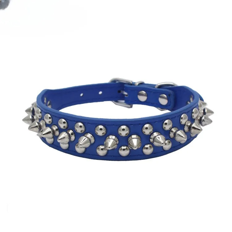 Collier en cuir orné de piques pour Staffie