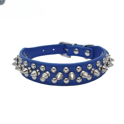 Collier en cuir orné de piques pour Staffie