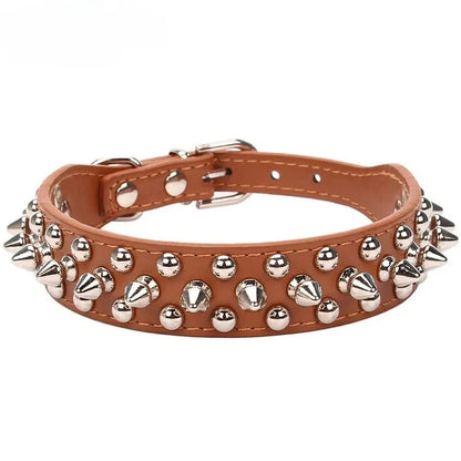 Collier en cuir orné de piques pour Staffie